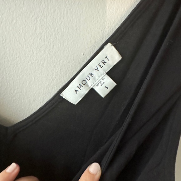 Amour Vert gorgeous gardenia jumpsuit! Size small. - Picture 2 of 3